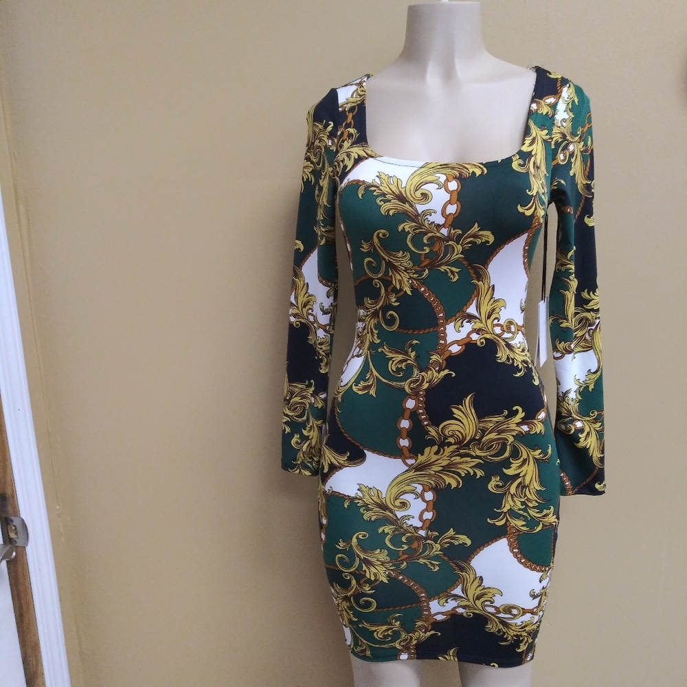 Dress - Picture 11 of 16